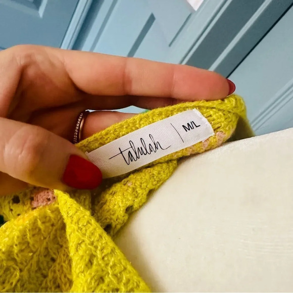 New Shop Talulah Crochet Knit Cropped Daisy Sweater - Picture 10 of 10